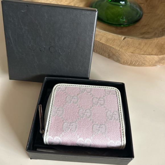 Authentic Gucci pink and white coin purse! 👛 - Picture 1 of 8